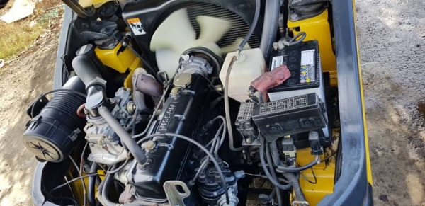 ขายด่วนรถยกKOMATSU FG20-16 ยก2ตันยกสูง3เมตรยางตันใหม่4เส้นรถนอกเพิ่งนำเข้ามายังไม่เคยใช้งานในเมืองไทยเลย