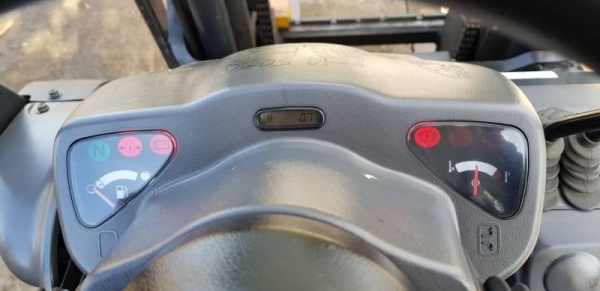 ขายด่วนรถยกKOMATSU FG20-16 ยก2ตันยกสูง3เมตรยางตันใหม่4เส้นรถนอกเพิ่งนำเข้ามายังไม่เคยใช้งานในเมืองไทยเลย