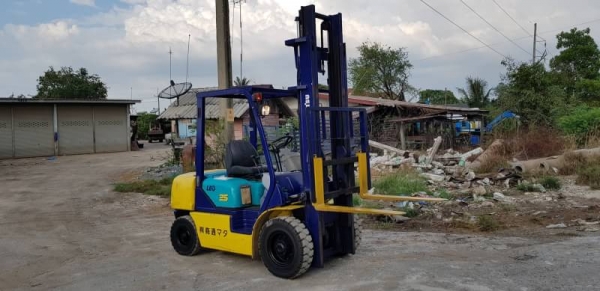 ขายด่วนรถยกKOMATSU FG25-14 ยก2.5ตันยกสูง4เมตรยางตันใหม่4เส้นรถนอกเพิ่งนำเข้ามายังไม่เคยใช้งานในเมืองไทยเลย