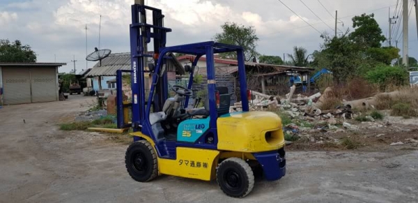 ขายด่วนรถยกKOMATSU FG25-14 ยก2.5ตันยกสูง4เมตรยางตันใหม่4เส้นรถนอกเพิ่งนำเข้ามายังไม่เคยใช้งานในเมืองไทยเลย