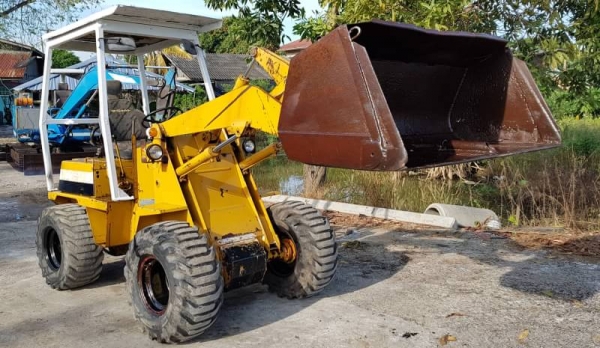 ขายด่วนรถยกตักเอวอ่อนTCMHL810ตักยก2.5ตันยกสูง3เมตรรถขับเคลื่อน4ล้อเกียร์ท็อกโลฮายรถนอกเพื่งนำเข้ามายังไม่เคยใช้งานในเมืองไทยเลย