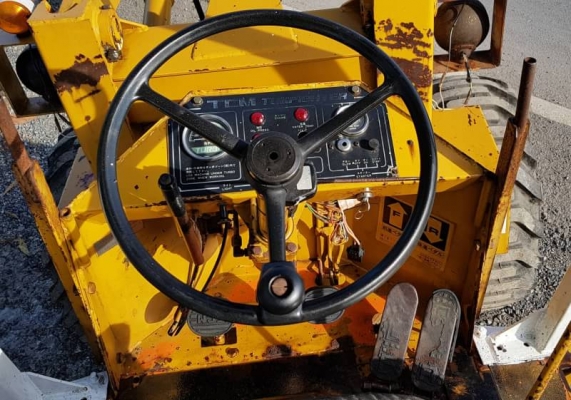 ขายด่วนรถยกตักเอวอ่อนTCMHL810ตักยก2.5ตันยกสูง3เมตรรถขับเคลื่อน4ล้อเกียร์ท็อกโลฮายรถนอกเพื่งนำเข้ามายังไม่เคยใช้งานในเมืองไทยเลย