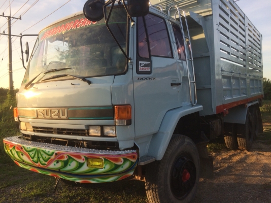 Isuzu 240 ปี 37 เครื่อง 270 แรง โบอินเตอร์ สองเพลา กระบะดั้มพ์ เกียร์อิตั้น มีระบบลากลูก ทะเบียนพร้อม