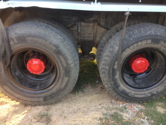 Isuzu 240 ปี 37 เครื่อง 270 แรง โบอินเตอร์ สองเพลา กระบะดั้มพ์ เกียร์อิตั้น มีระบบลากลูก ทะเบียนพร้อม