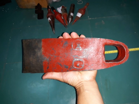 ขายจอบหงอนโบราณงานญี่ปุ่น Made in Japan.