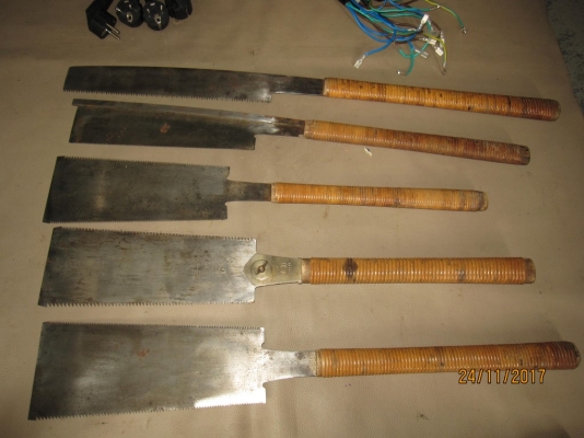 ชุดเลื่อยญี่ปุ่น 5 อัน พร้อมซองหนัง (เหมารวม 5 ชิ้น) ชุดเลื่อยญี่ปุ่น 5 อัน พร้อมซองหนัง (เหมารวม 5 ชิ้น)