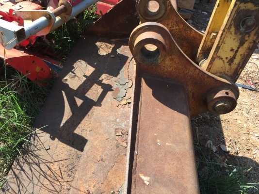 บุ้งกี๋แบคโฮเก่านอก บุ้งกี๋แบคโฮเก่านอก