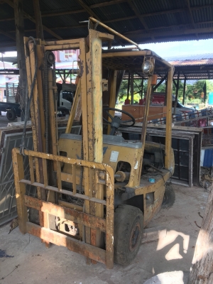 ขายซากโฟร์คลิฟต์ 1.5 ตัน ไม่มีเครื่องยนต์ ระบบเกียร์ครบๆ