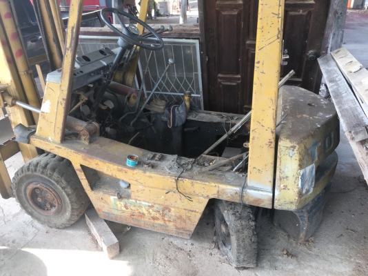 ขายซากโฟร์คลิฟต์ 1.5 ตัน ไม่มีเครื่องยนต์ ระบบเกียร์ครบๆ