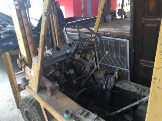 ขายซากโฟร์คลิฟต์ 1.5 ตัน ไม่มีเครื่องยนต์ ระบบเกียร์ครบๆ