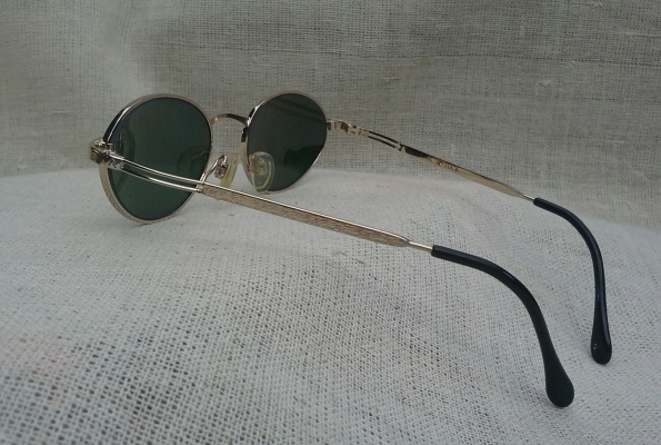 แว่นตาเทพเจ้าของชาวเยอรมัน ยุค '80s  อลังการงานทองเดินลาย 'คลาสสิค - วงรี' ที่เท่ที่สุดในโลก !  Vintage RODENSTOCK handmade in Germany