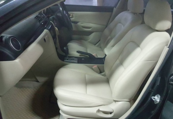 Mazda Mazda 3 เบนซิน + LPG ปี 2010 สีดำไม่แพง