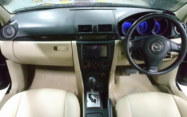 Mazda Mazda 3 เบนซิน + LPG ปี 2010 สีดำไม่แพง