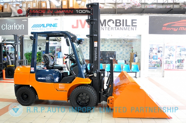 ขายรถโฟล์คลิฟท์มือสอง TOYOTA รุ่น 7FDJ30-23691 นำเข้าจากประเทศญี่ปุ่น 100\% ไม่เคยใช้งานในไทย