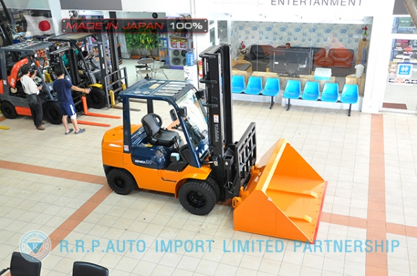 ขายรถโฟล์คลิฟท์มือสอง TOYOTA รุ่น 7FDJ30-23691 นำเข้าจากประเทศญี่ปุ่น 100\% ไม่เคยใช้งานในไทย