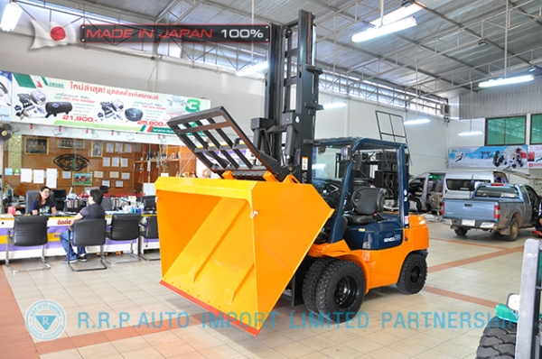 ขายรถโฟล์คลิฟท์มือสอง TOYOTA รุ่น 7FDJ30-23691 นำเข้าจากประเทศญี่ปุ่น 100\% ไม่เคยใช้งานในไทย