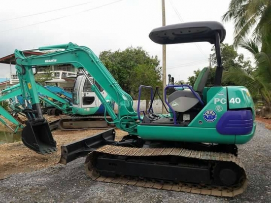 ขายKOMATSU PC40-7 เก่าญี่ปุ่นแท้  มีลายแย๊ก  4,XXX  ชั่วโมง  สภาพสวย พร้อมใช้  โทร  089-3818694  ดวงนภ่