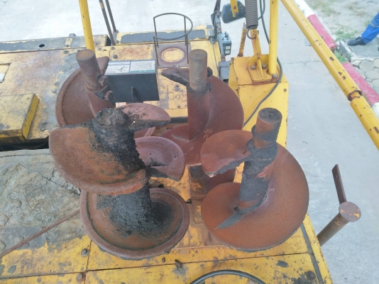 ถึงไทยแล้ว HA60C-5 ล้อแทร็ค สภาพสวยมากๆครับคันนี้ใช้งานได้ครบทุกระบบ ได้ไปคุ้มแน่นอนครับ 092-929-9942 ธีรเทพ