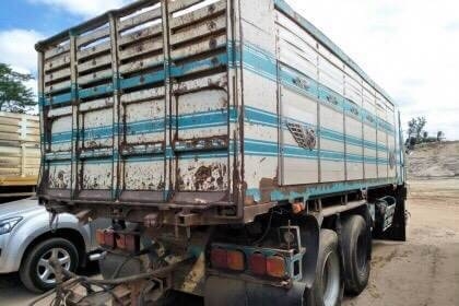 ขาย 1,850,000 บาท HINO MEGA 380 แรง ปี 53 แม่ดั้ม-ลูกดั้ม 3 คาน เครื่องดี เกียร์ดี. หัวบาง ยางดี คัสชีสวย เอกสารเล่มทะเบียน  รถอยู่  มุกดาหาร  090-772-3710 090-772-3708