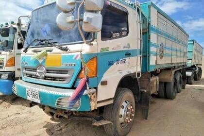 ขาย 1,850,000 บาท HINO MEGA 380 แรง ปี 53 แม่ดั้ม-ลูกดั้ม 3 คาน เครื่องดี เกียร์ดี. หัวบาง ยางดี คัสชีสวย เอกสารเล่มทะเบียน  รถอยู่  มุกดาหาร  090-772-3710 090-772-3708