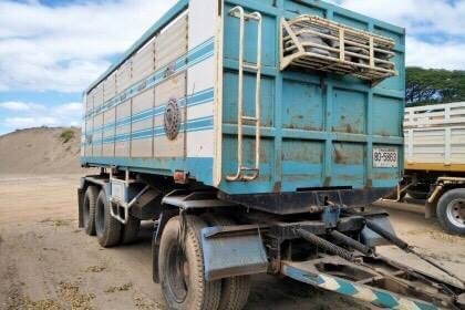 ขาย 1,850,000 บาท HINO MEGA 380 แรง ปี 53 แม่ดั้ม-ลูกดั้ม 3 คาน เครื่องดี เกียร์ดี. หัวบาง ยางดี คัสชีสวย เอกสารเล่มทะเบียน  รถอยู่  มุกดาหาร  090-772-3710 090-772-3708