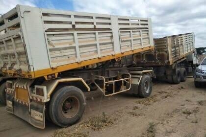 ขาย 1,380,000 บาท ISUZU DEGA 270 ปี45  แม่ดั้ม-ลูก 2 คาน  สภาพพร้อมใช้งาน เครื่องเดิม เกียร์อิตั้น ยางพร้อมใช้งาน เอกสารเล่มทะเบียน  รถอยู่  มุกดาหาร  090-772-3710 090-772-3708