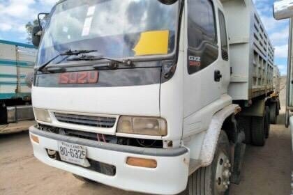 ขาย 1,380,000 บาท ISUZU DEGA 270 ปี45  แม่ดั้ม-ลูก 2 คาน  สภาพพร้อมใช้งาน เครื่องเดิม เกียร์อิตั้น ยางพร้อมใช้งาน เอกสารเล่มทะเบียน  รถอยู่  มุกดาหาร  090-772-3710 090-772-3708