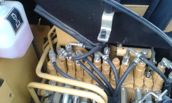 ต้องการขายรถขุดยี่ห้อ CAT-303SR รถนอกนำเข้าจากญี่ปุ่น ต้องการขายรถขุดยี่ห้อ CAT-303SR รถนอกนำเข้าจากญี่ปุ่น