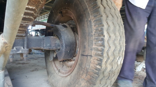 ขายตามสภาพ รถเรียว 6 ล้อ 3 เพลา ไม่มีทะเบียน เครื่อง DA640 140 แรงม้า คัสซีสวย สโลว์กลาง เบรคลมดัน ราคาต่อรองได้ ขายตามสภาพ รถเรียว 6 ล้อ 3 เพลา ไม่มีทะเบียน เครื่อง DA640 140 แรงม้า คัสซีสวย สโลว์กลาง เบรคลมดัน ราคาต่อรองได้