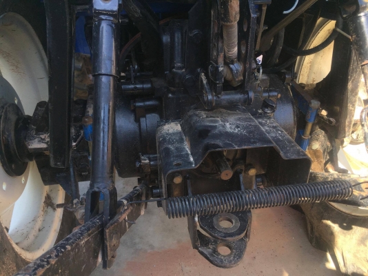 ขายถูก นิวฮอลแลนด์ 48 แรงม้า 1500 ชม พร้อมใบดันดิน