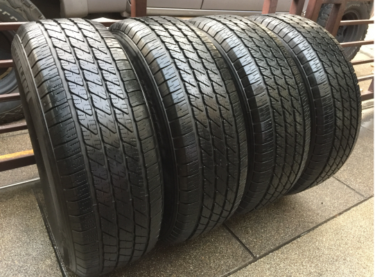 ยาง Michelin 265 65 17 กลางปี13 ดอกเต็ม ไม่มีปะ ราคไม่แพง ยาง Michelin 265 65 17 กลางปี13 ดอกเต็ม ไม่มีปะ ราคไม่แพง