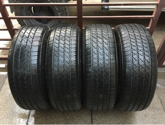 ยาง Michelin 265 65 17 กลางปี13 ดอกเต็ม ไม่มีปะ ราคไม่แพง ยาง Michelin 265 65 17 กลางปี13 ดอกเต็ม ไม่มีปะ ราคไม่แพง