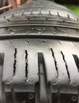 ยาง Goodyear 265 65 17 สิ้นปี14 ดอกเต็ม ใช้ยาว ราคาไม่แพง