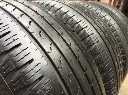 ยาง Goodyear 265 65 17 สิ้นปี14 ดอกเต็ม ใช้ยาว ราคาไม่แพง
