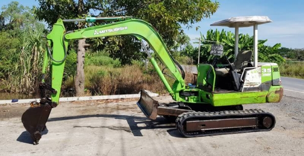 ขายด่วนรถแบคโฮมิสซูMM35เทียบเท่าPC35คอลโทลสั่นปั่มนิ้วเครื่อง3สูบดีปั่มแรงรถนอกเพิ่งนำเข้ามาใหม่ยังไม่เคยใช้งานในเมืองไทยเลย