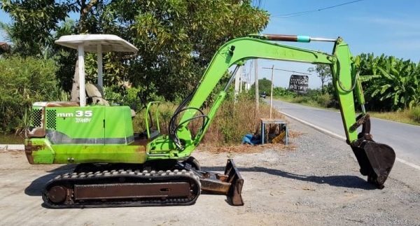 ขายด่วนรถแบคโฮมิสซูMM35เทียบเท่าPC35คอลโทลสั่นปั่มนิ้วเครื่อง3สูบดีปั่มแรงรถนอกเพิ่งนำเข้ามาใหม่ยังไม่เคยใช้งานในเมืองไทยเลย