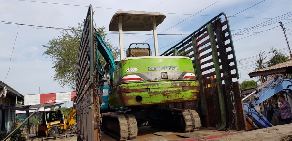 ขายด่วนรถแบคโฮมิสซูMM35เทียบเท่าPC35คอลโทลสั่นปั่มนิ้วเครื่อง3สูบดีปั่มแรงรถนอกเพิ่งนำเข้ามาใหม่ยังไม่เคยใช้งานในเมืองไทยเลย