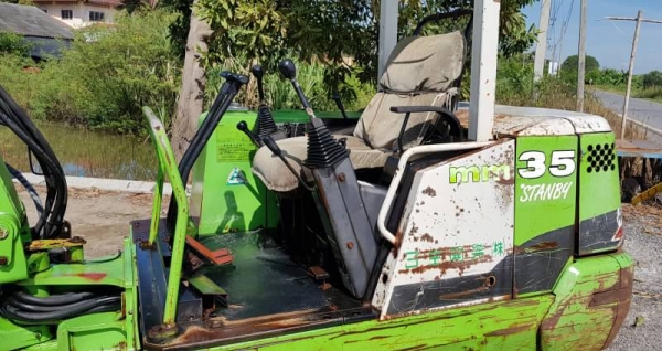 ขายด่วนรถแบคโฮมิสซูMM35เทียบเท่าPC35คอลโทลสั่นปั่มนิ้วเครื่อง3สูบดีปั่มแรงรถนอกเพิ่งนำเข้ามาใหม่ยังไม่เคยใช้งานในเมืองไทยเลย