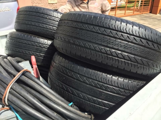 ยาง Bridgestone 265 65 17 ปลายปี14 ดอกเต็ม ใช้ยาว ราคาไม่แพง ยาง Bridgestone 265 65 17 ปลายปี14 ดอกเต็ม ใช้ยาว ราคาไม่แพง