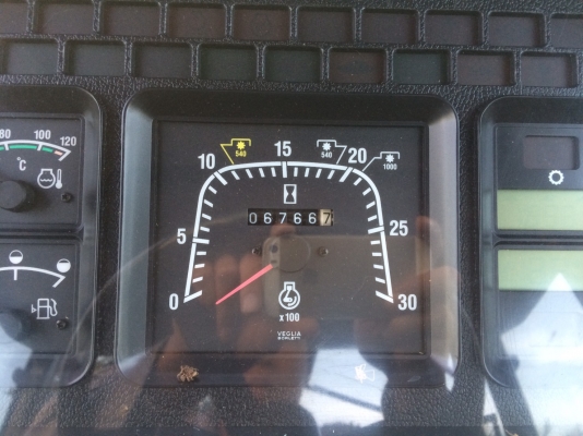 รถไถ NEW HOLLAND TS90 นำเข้า สภาพสวย ดาวน์ต่ำ