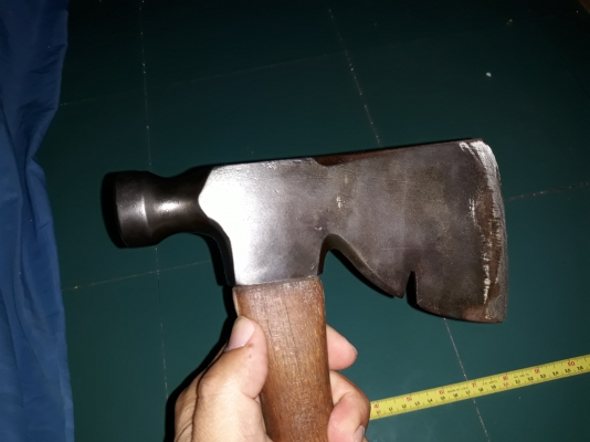 ขายขวานหัวค้อน PLUB MADE IN USA.เก่าเหล็กมันเงามือสองสวยงาม