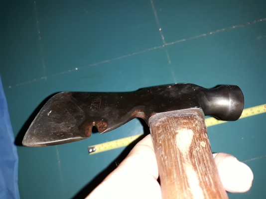 ขายขวานหัวค้อน PLUB MADE IN USA.เก่าเหล็กมันเงามือสองสวยงาม