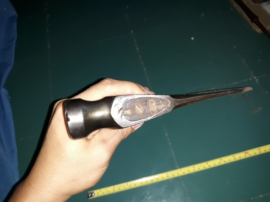 ขายขวานหัวค้อน PLUB MADE IN USA.เก่าเหล็กมันเงามือสองสวยงาม