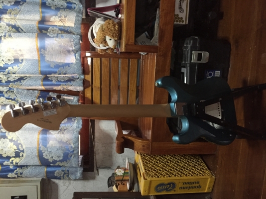 กีตาร์ไฟฟ้าSquier strat กีตาร์ไฟฟ้าSquier strat