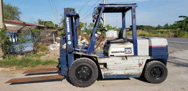 ขายด่วนรถยกKOMATSU FG35-16 ยกได้4ตันยกสูง3เมตรยางตันใหม่4เส้นรถนอกเพิ่งนำเข้ามายังไม่เคยใช้งานในเมืองไทยเลย