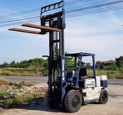 ขายด่วนรถยกKOMATSU FG35-16 ยกได้4ตันยกสูง3เมตรยางตันใหม่4เส้นรถนอกเพิ่งนำเข้ามายังไม่เคยใช้งานในเมืองไทยเลย