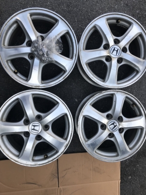 ขายแม็กเดิม แท้ติดรถ FD ขอบ15 5รู ขายแม็กเดิม แท้ติดรถ FD ขอบ15 5รู