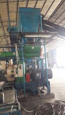 เครื่องอัดขี้เลื่อย สภาพดีมาก ใช้งานแค่ 10\%