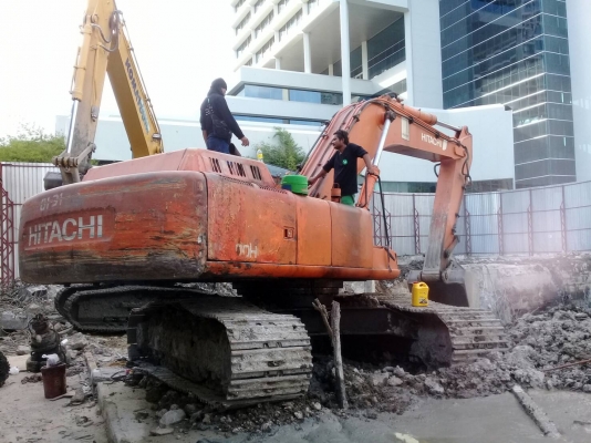 ขายด่วน HITACHI EX300H-3 รถสวยพร้อมใช้เอกสารพร้อมมีลายหัวแยก