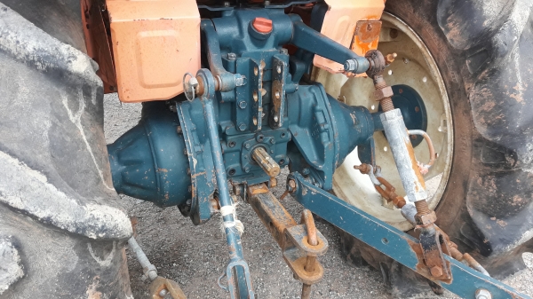 คูโบตัา L2402 DT สองเพลา พวงมาลยัเพาวเวอร์รถใช้งานได้ปกติสีเดิม